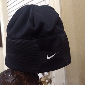 Nike Fit Unisex Beanie .  Black.